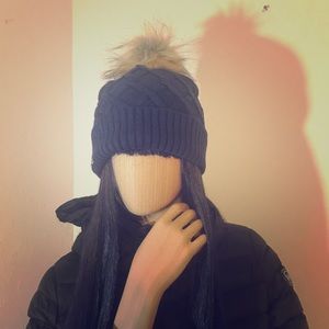 Steve Madden Cable Knit Cuff Pom beanie